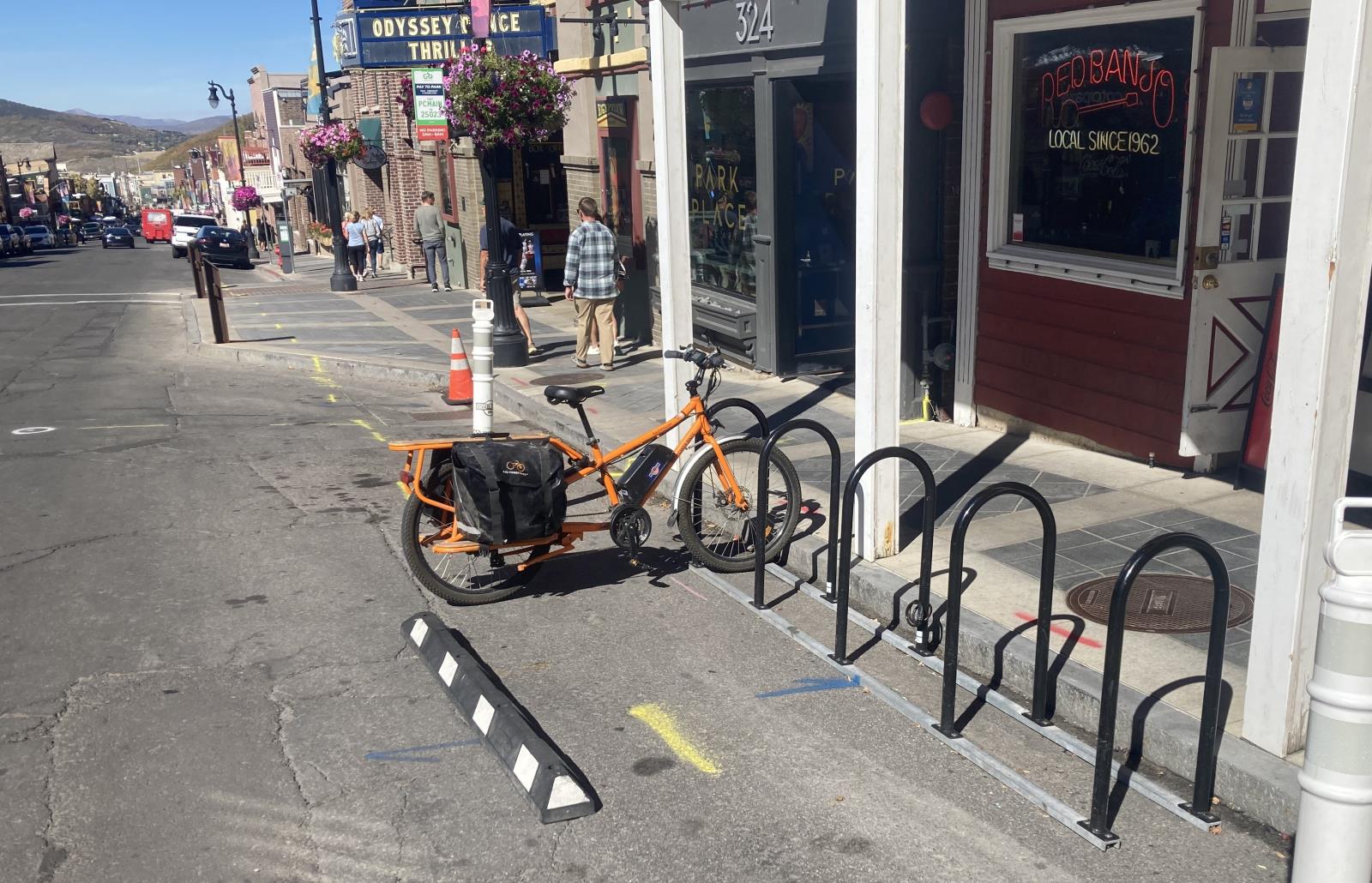 Red Banjo bike corral3